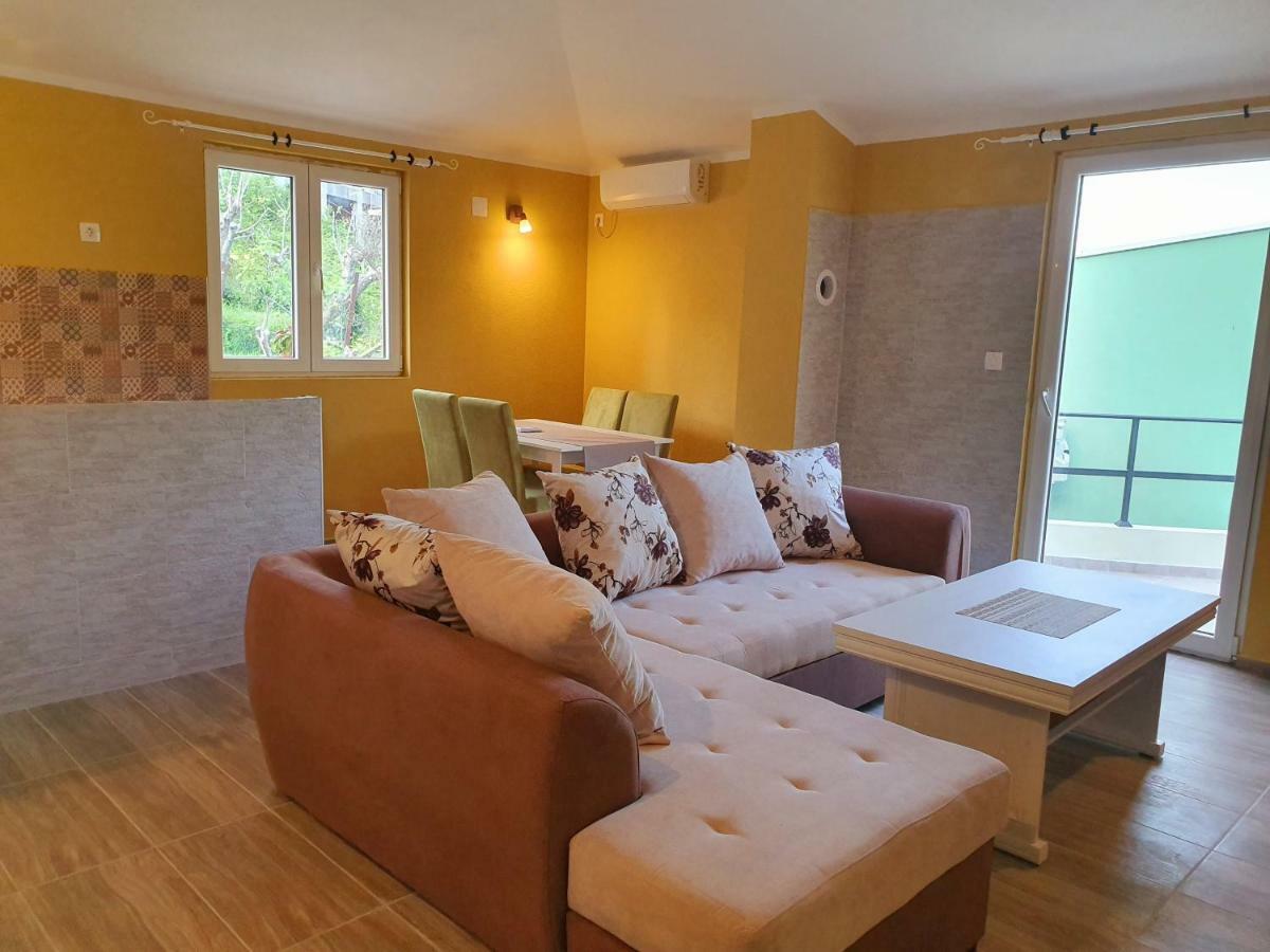 Apartments Kingfisher Virpazar Eksteriør billede