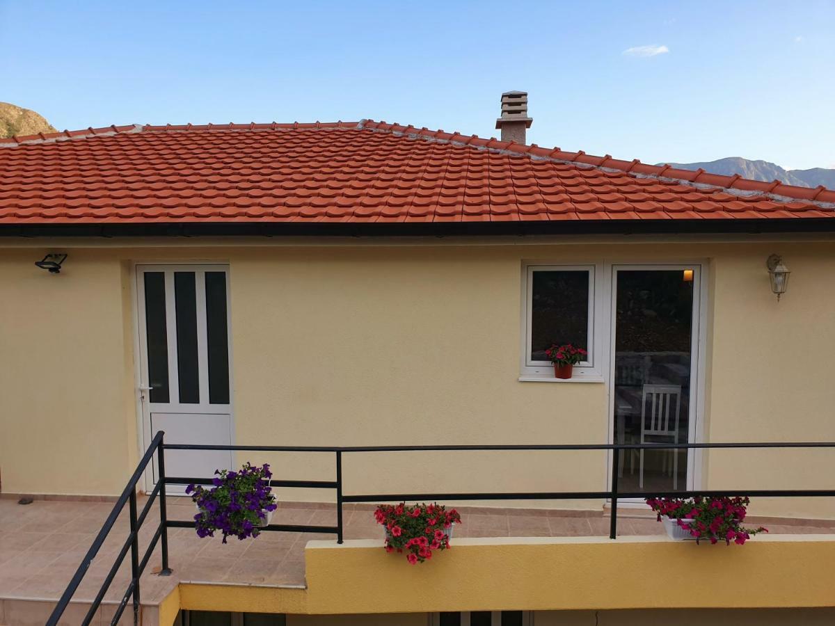 Apartments Kingfisher Virpazar Eksteriør billede