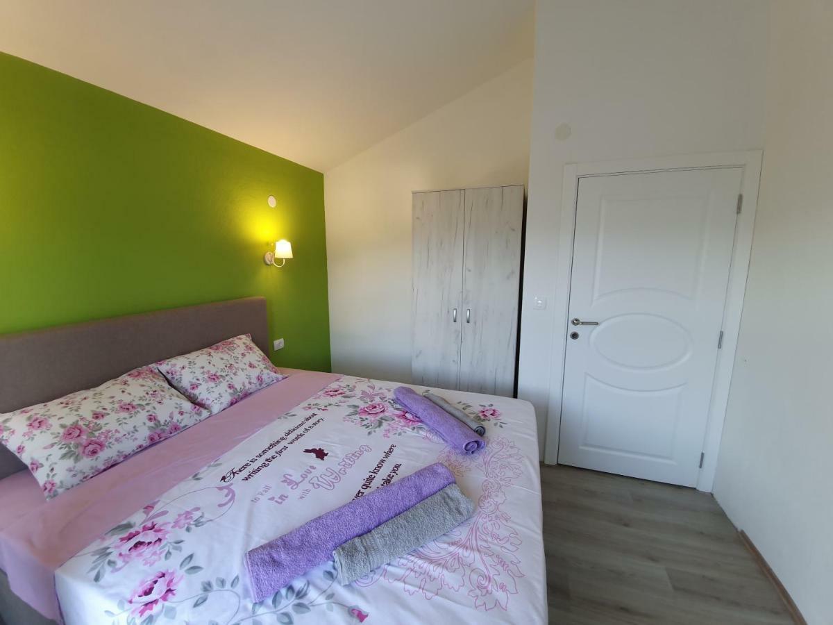 Apartments Kingfisher Virpazar Eksteriør billede