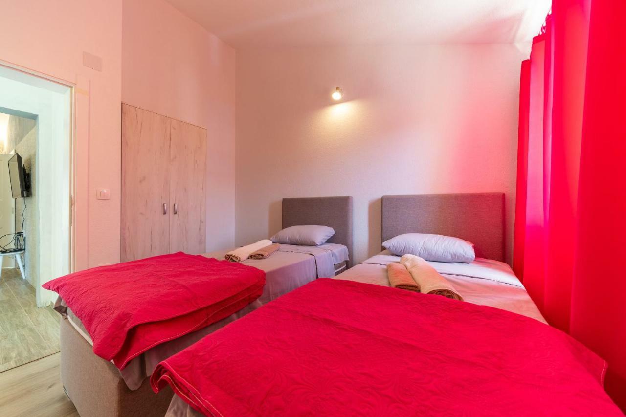 Apartments Kingfisher Virpazar Eksteriør billede