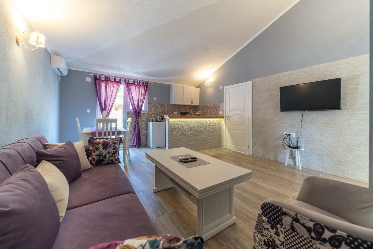 Apartments Kingfisher Virpazar Eksteriør billede